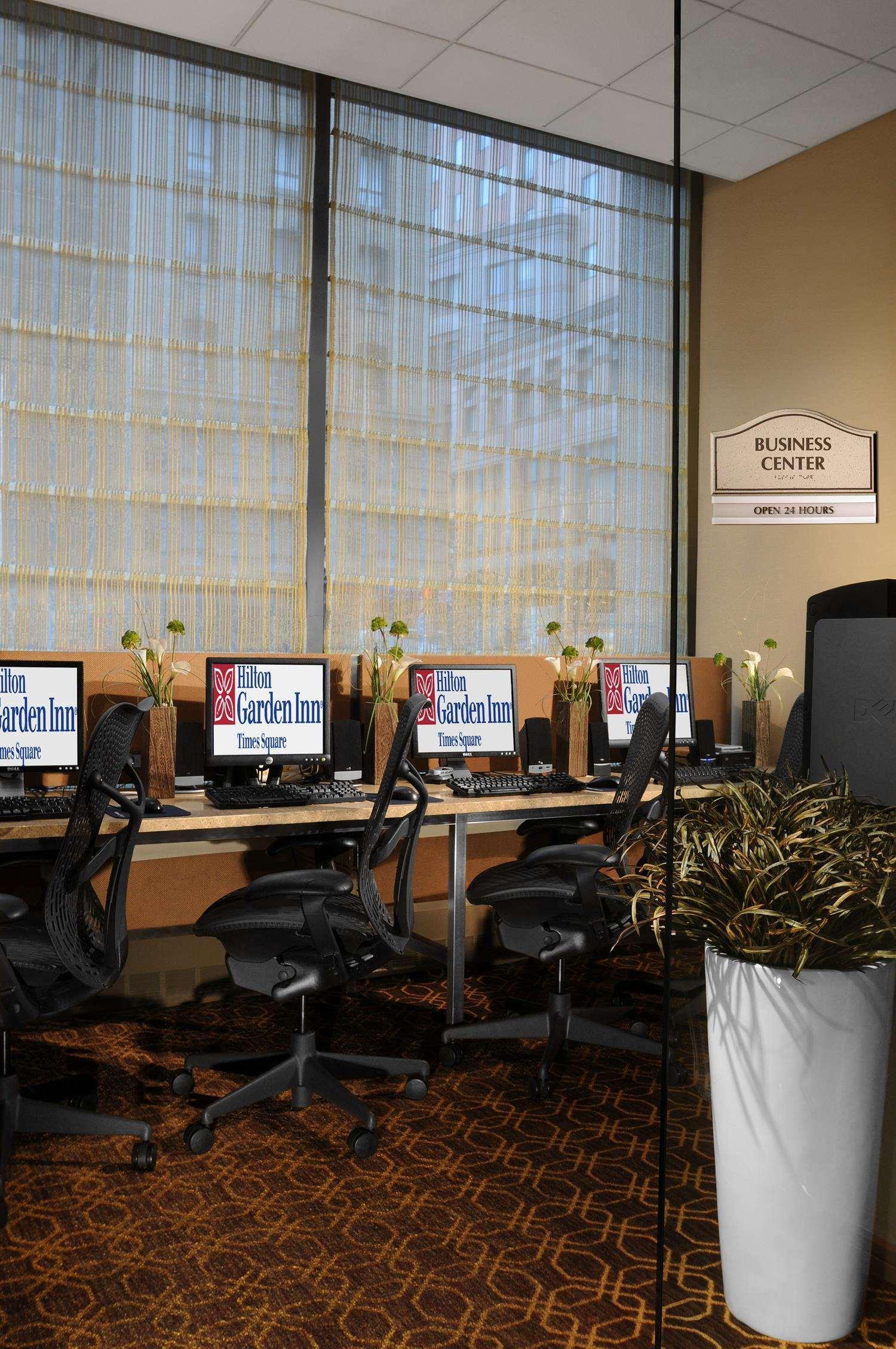 Kimpton Theta New York - Times Square By Ihg Hotel Fasilitas foto A typical business center at a hotel