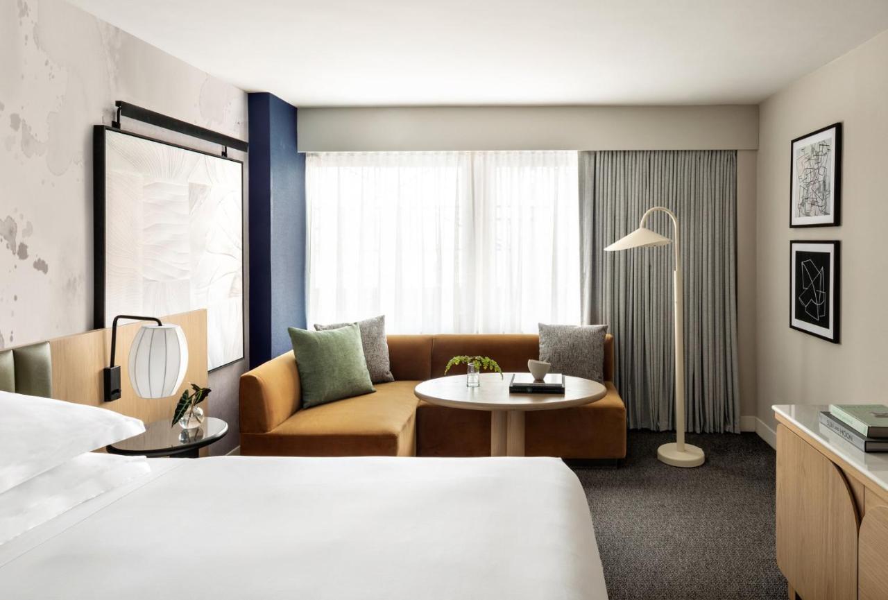 Kimpton Theta New York - Times Square By Ihg Hotel Bagian luar foto A guest room at the West Hollywood hotel