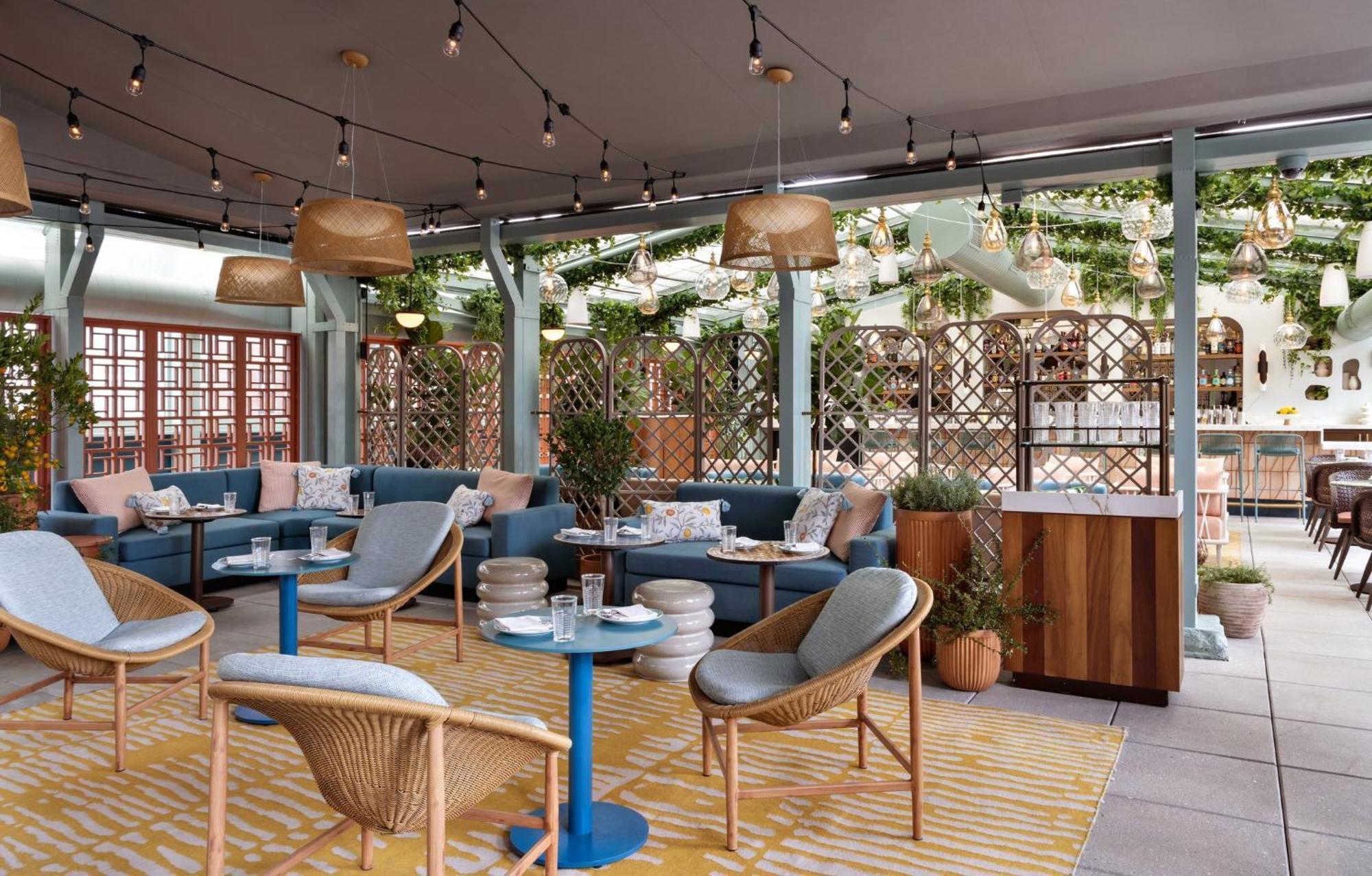 Kimpton Theta New York - Times Square By Ihg Hotel Bagian luar foto The Terrace at The Standard East Village