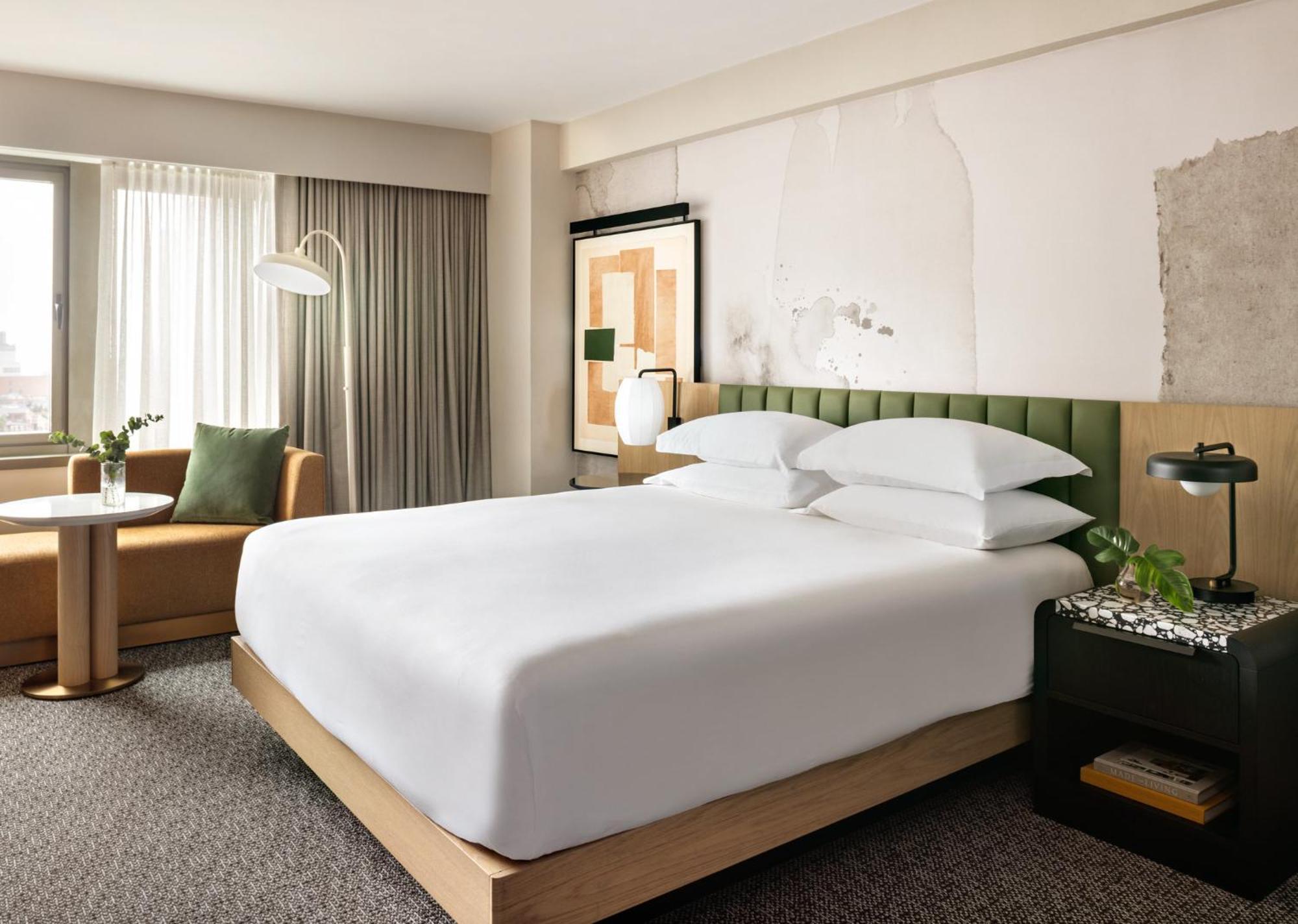 Kimpton Theta New York - Times Square By Ihg Hotel Bagian luar foto A guest room at the Hotel Commonwealth